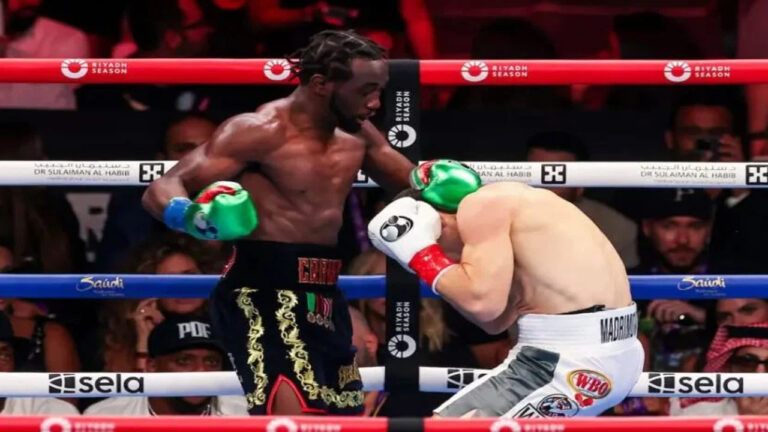 Canelo Waspadai Pukulan Mematikan Terence Crawford Sang Switch-hitter