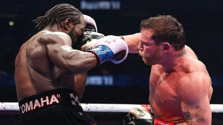 Crawford Nilai Pukulan Canelo Tak Sekeras yang Dibayangkan, Lebih Keras Kavaliauskas