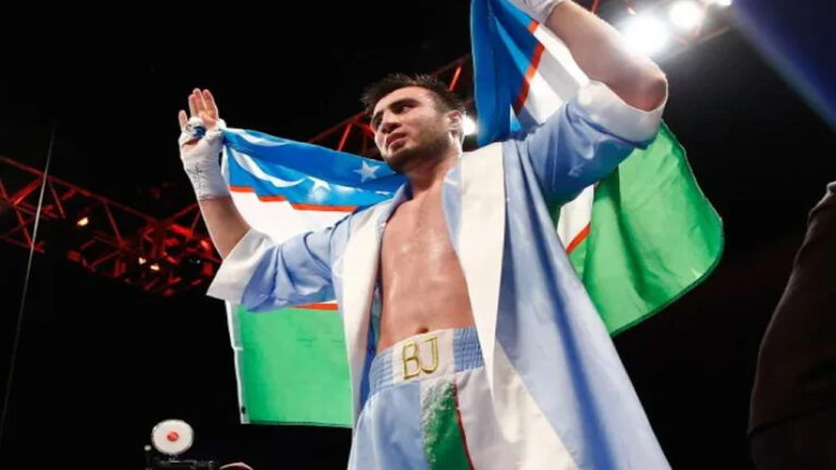 Petinju Tak Terkalahkan Kelas Berat Jalolov Comeback Lawan Vitaly