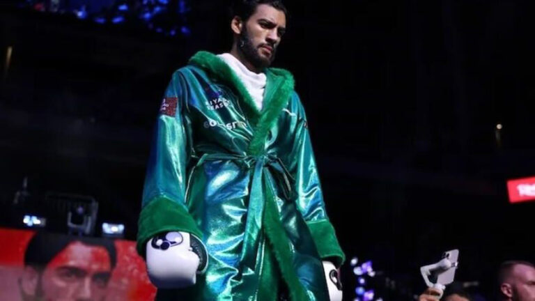 Pewaris Takhta Crawford Telah Ditemukan, Tim Bradley Sebut Shakur Stevenson Calon GOAT