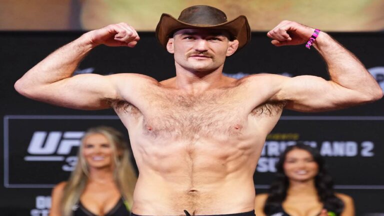 Sean Strickland Sampaikan Pesan Kasar, Mengacungkan Jari ke Kerumunan UFC Houston