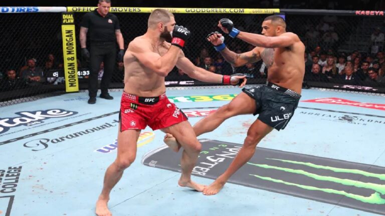 UFC 327: Kejutan Carlos Ulberg dan Momen Jatuhnya Jiri Prochazka di Tengah Pertarungan Dramatis