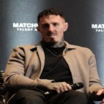 Tom Aspinall Tegaskan Siap Kembali ke Octagon Meski Cedera Mata Masih Memulihkan
