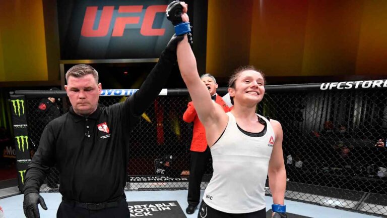 KO Spektakuler Alexa Grasso Jadi Sorotan Paruh Pertama 2026, Finis Brutal atas Maycee Barber Curi Perhatian Dunia MMA